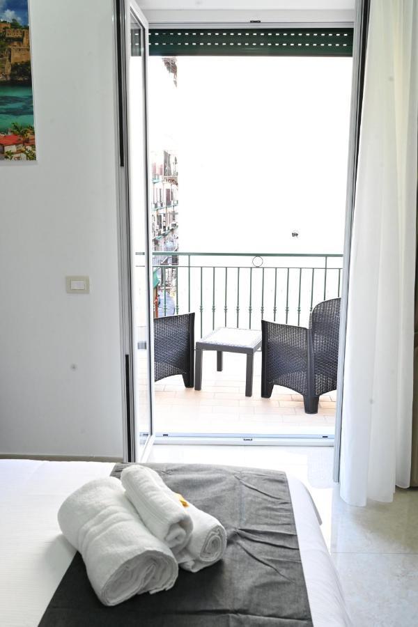 Solymar B&B เนเปิลส์ ภายนอก รูปภาพ